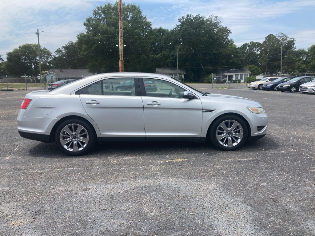 2011 FORD TAURUS LIMITED