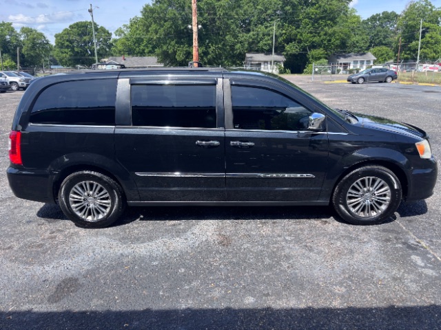 2013 Chrysler Town & Country Touring-L